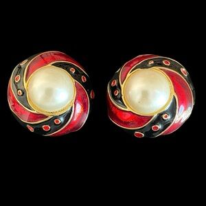 Vintage Red And Black Enamel And Goldtone Clip Earrings With Large Faux Pearl